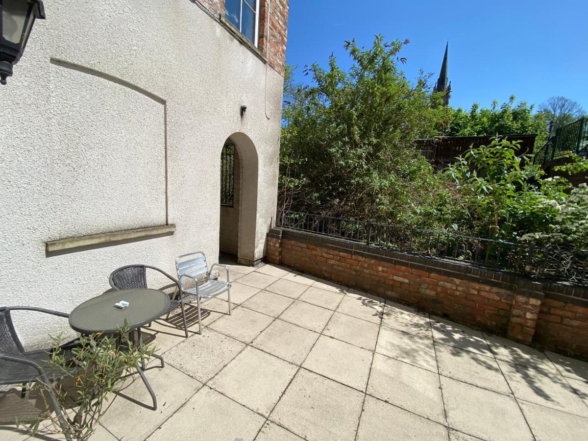 Quirky Town Centre Apartment With River Terrace Macclesfield Esterno foto