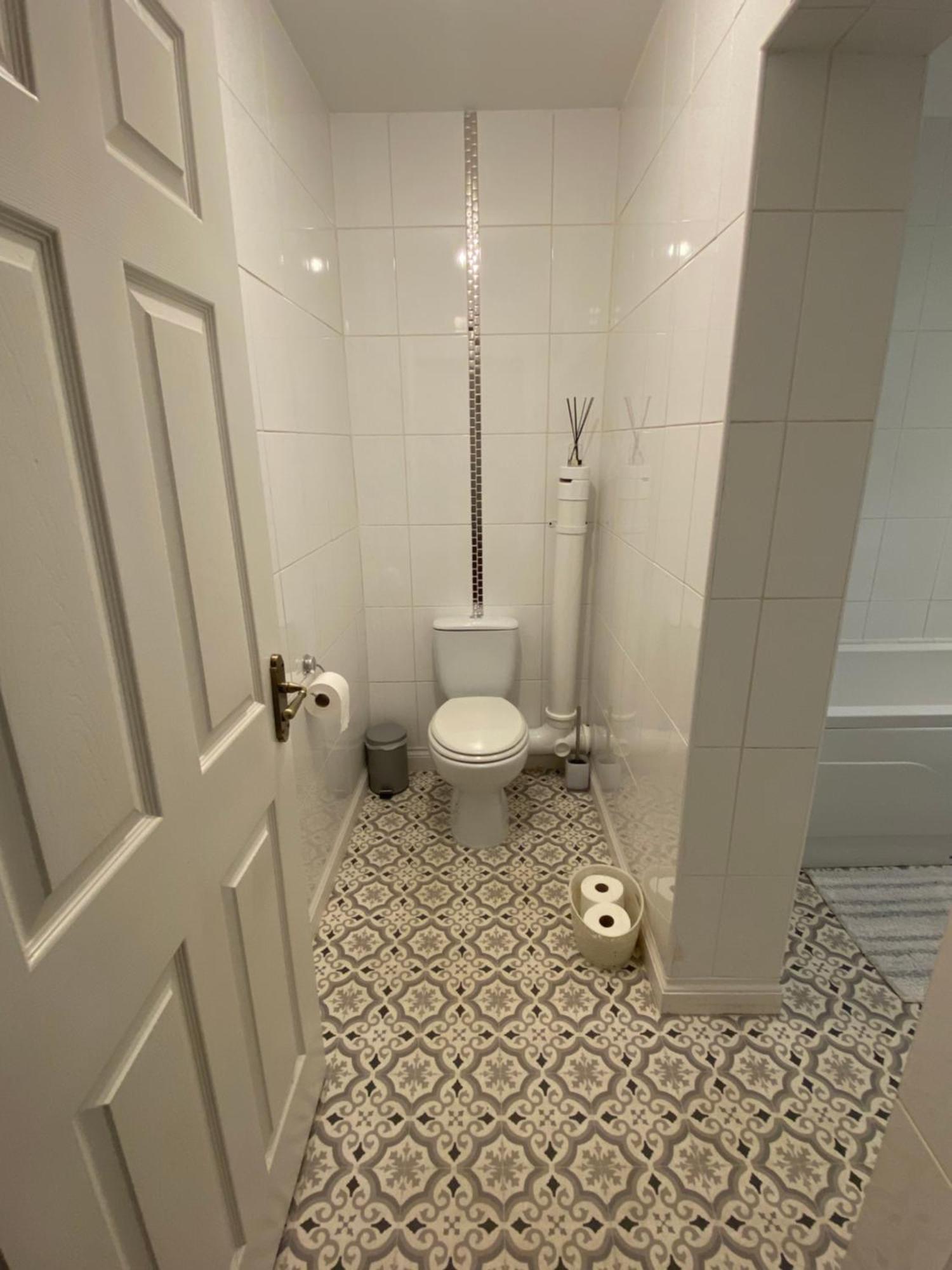 Quirky Town Centre Apartment With River Terrace Macclesfield Esterno foto