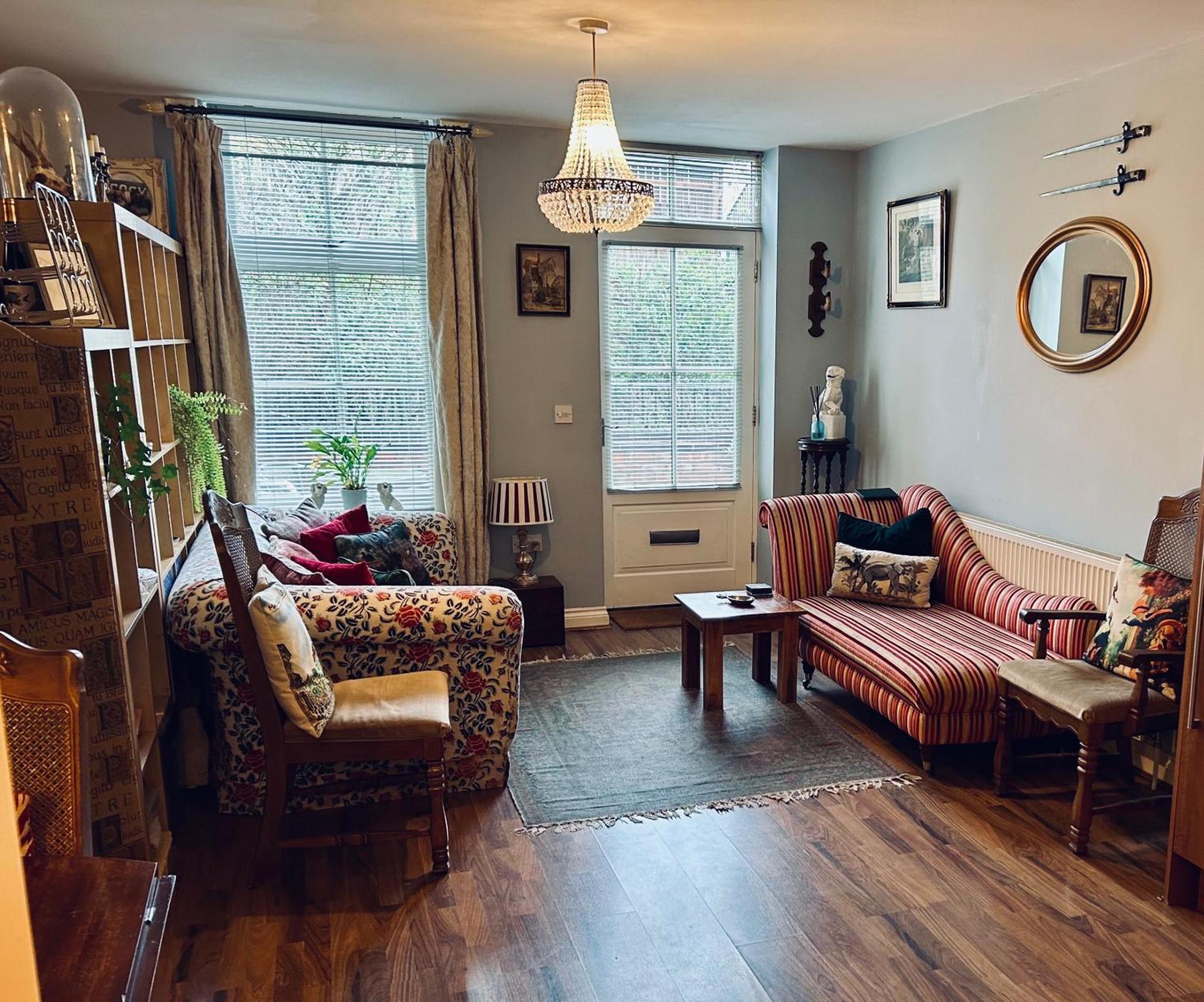 Quirky Town Centre Apartment With River Terrace Macclesfield Esterno foto